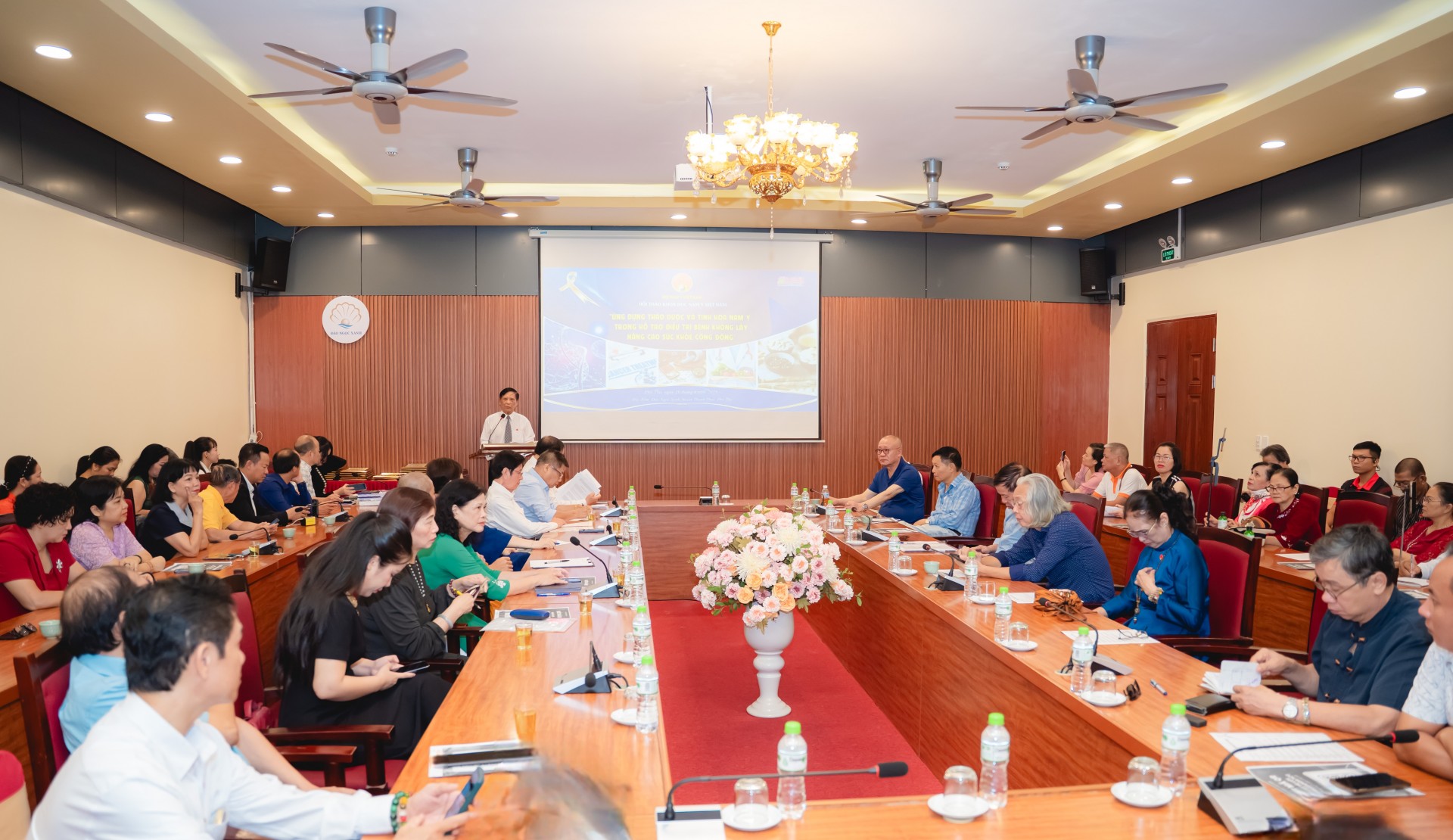 Hội thảo Khoa học về Nam Y: Đẩy mạnh ứng dụng thảo dược và các liệu pháp Nam Y trong hỗ trợ điều trị ung thư và nâng cao sức khỏe cộng đồng